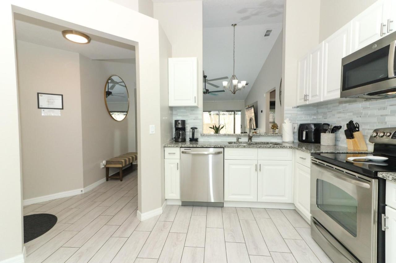 أورلاندو Lilys Stylish Villa Close To Disney Ideal For Long Stays المظهر الخارجي الصورة