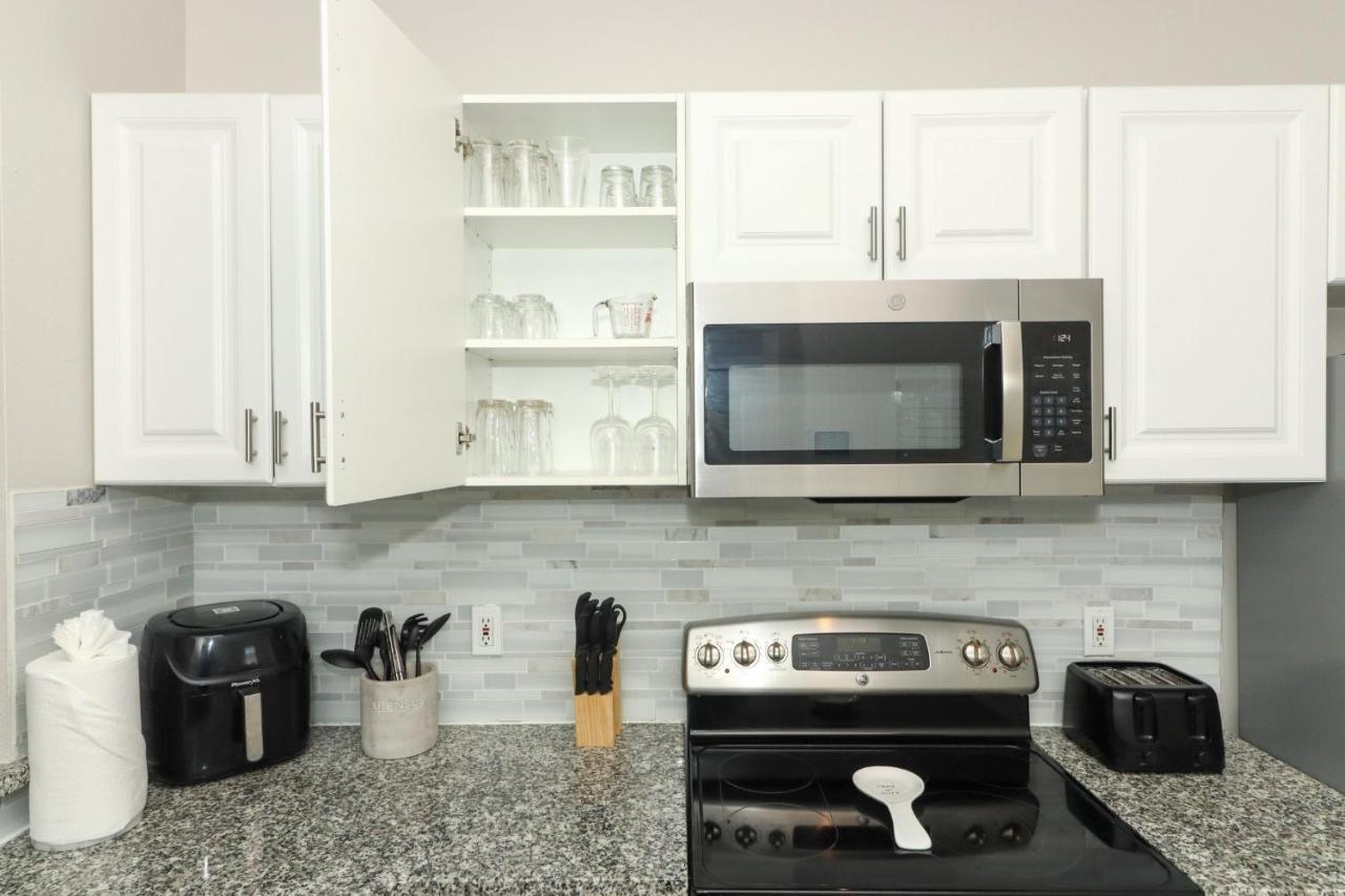 أورلاندو Lilys Stylish Villa Close To Disney Ideal For Long Stays المظهر الخارجي الصورة